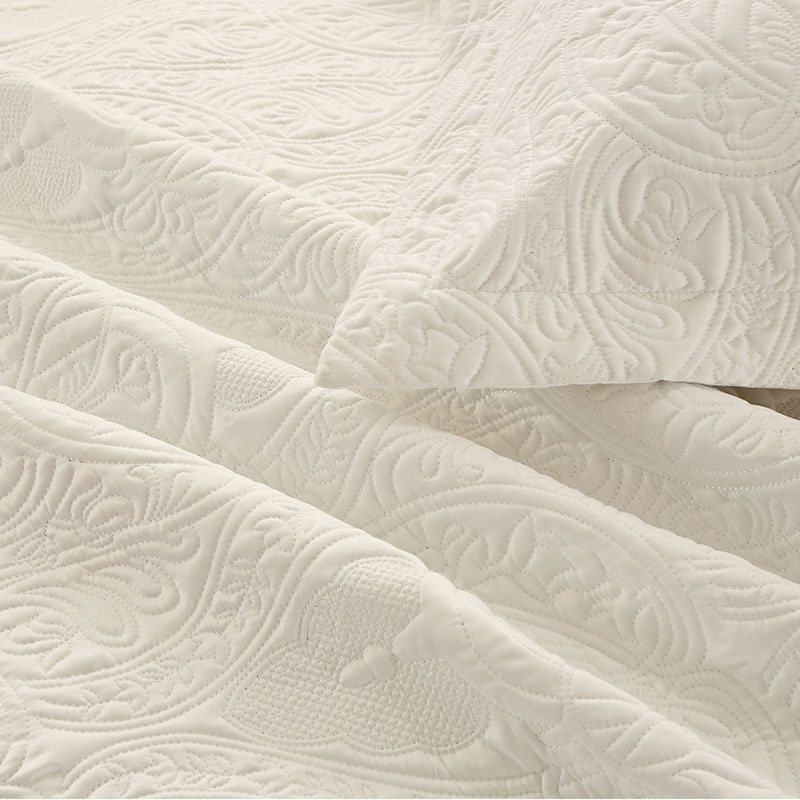 damask embroidery mate satin quilt set